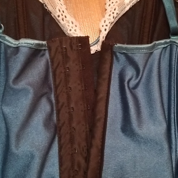 Sexy Peplum Bustier Tank Top - Picture 5 of 8